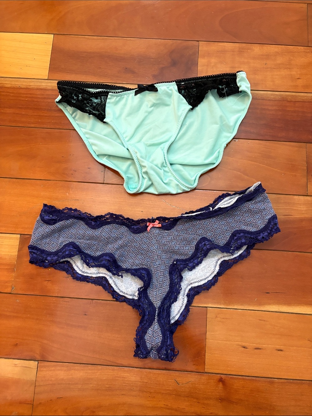 Women’s Mint & Navy Lace Bikini Panties - Brand Unspecified